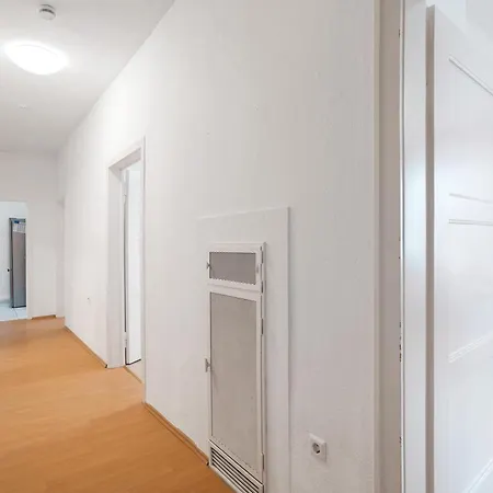 Апартаменты Hallerstrasse